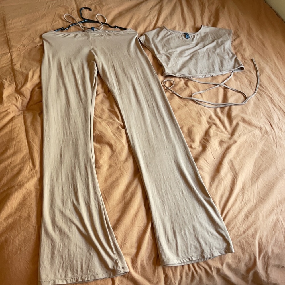 Indah Hale Top And Matching Jessie Bottom - image 5